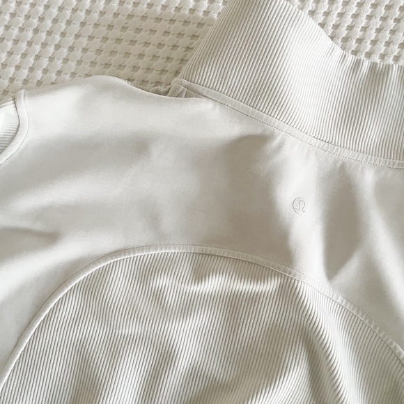 Lululemon Softstreme Quarter Zip - Picture 6 of 6